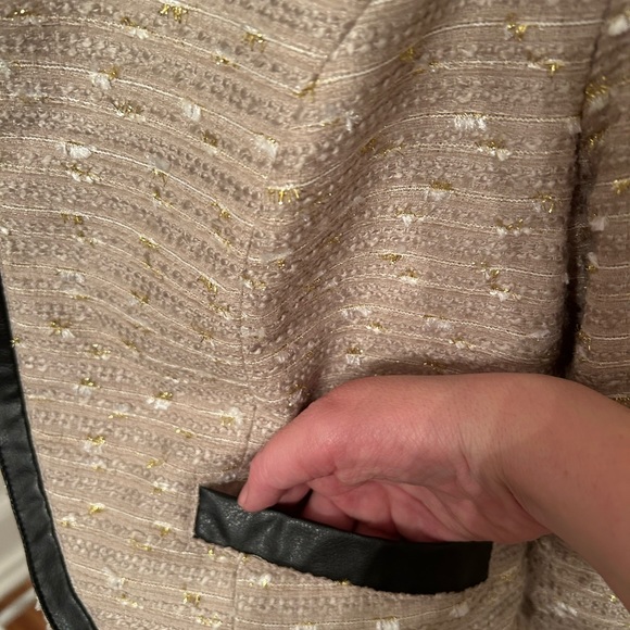 Anthropologie Tulle boucle with leather trim cropped blazer. - Picture 4 of 6